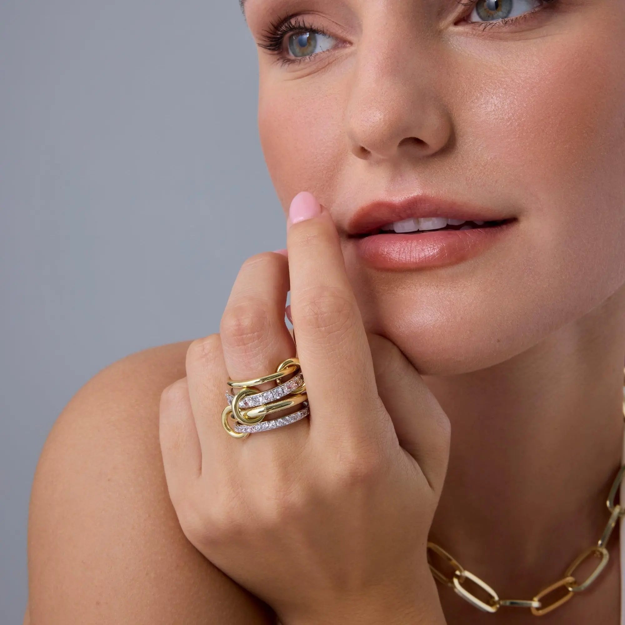 Interlocking stacking rings