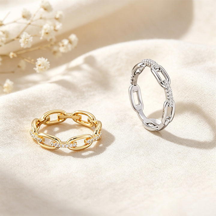 Moissanite Chain Ring