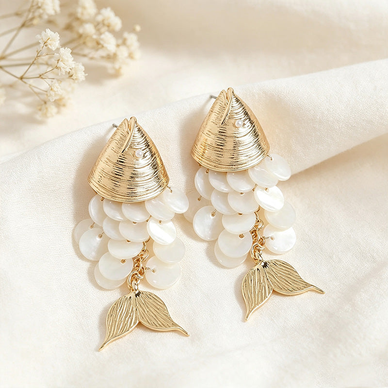 Fish-shaped earrings with pearl scales