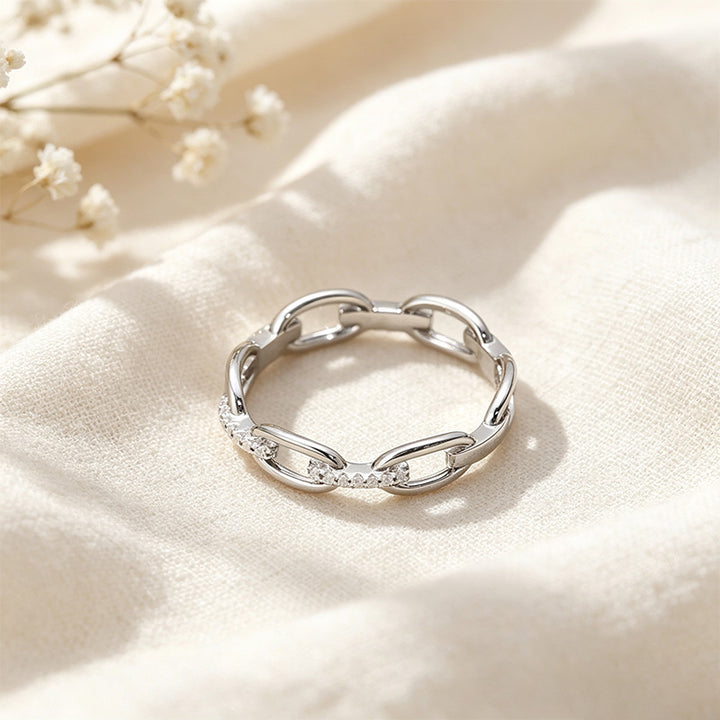 Moissanite Chain Ring