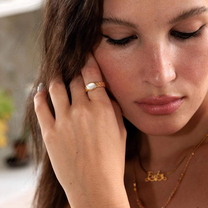 Mother-of-Pearl Link Band Ring