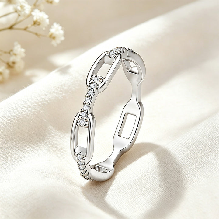 Moissanite Chain Ring