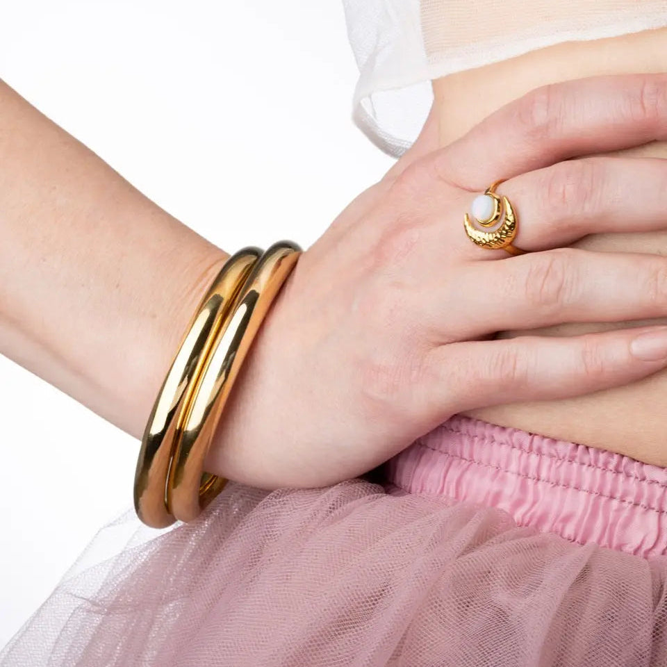 Sleek Polished Bangle Bracelet